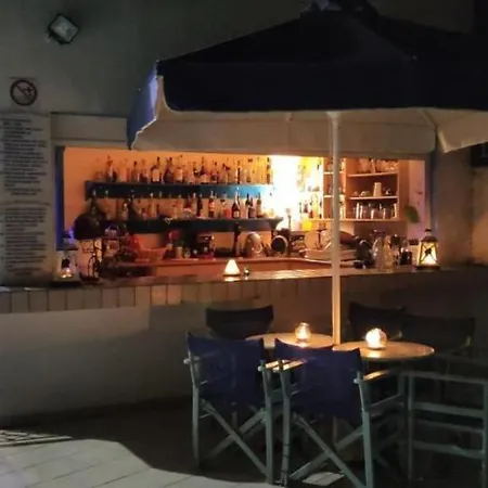 Blue White - Kefallonia Poolside Retreats 4* スパルティア