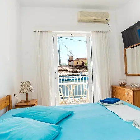 Blue White - Kefallonia Poolside Retreats 4* スパルティア