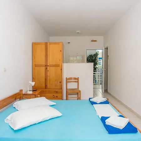 アパートホテル Blue White - Kefallonia Poolside Retreats 4*