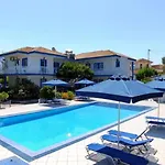 Lejlighedshotel Blue White - Kefallonia Poolside Retreats
