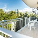 Lejlighedshotel Blue White - Kefallonia Poolside Retreats Spartià