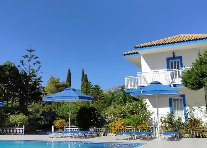 Blue White Apartments - Kefallonia Poolside Retreats