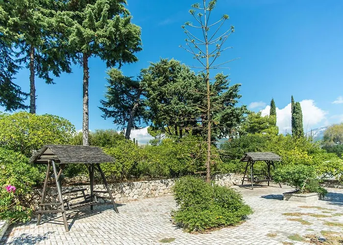 Blue White Apartments - Kefallonia Poolside Retreats Aparthotel Spartia (Kefalonia)