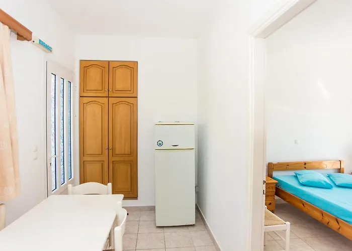 Blue White Apartments - Kefallonia Poolside Retreats Aparthotel