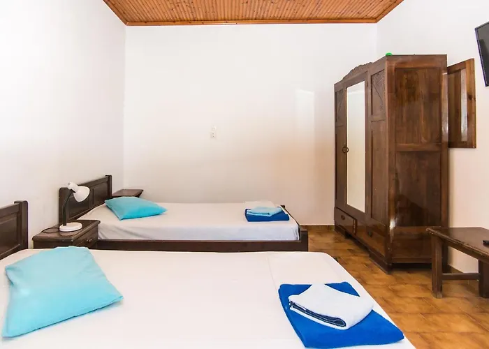 Aparthotel Blue White Apartments - Kefallonia Poolside Retreats