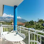 Blue White - Kefallonia Poolside Retreats Спартия