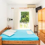 Апарт-отель Blue White - Kefallonia Poolside Retreats