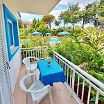 Апарт-отель Blue White - Kefallonia Poolside Retreats Спартия
