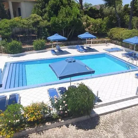 Blue White - Kefallonia Poolside Retreats Апарт-отель