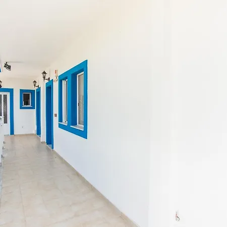 Blue White - Kefallonia Poolside Retreats Aparthotel