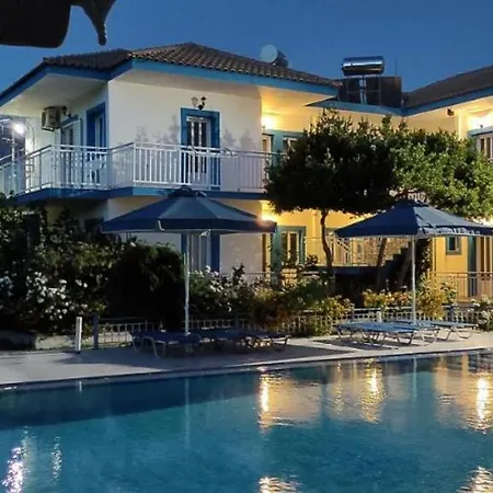Blue White - Kefallonia Poolside Retreats 3* Spartià