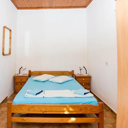 Hotel apartamentowy Blue White - Kefallonia Poolside Retreats 4*