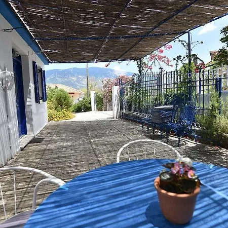 Blue White - Kefallonia Poolside Retreats Spartià