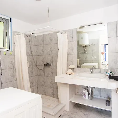 Aparthotel Blue White Apartments - Kefallonia Poolside Retreats Spartia (Kefalonia)