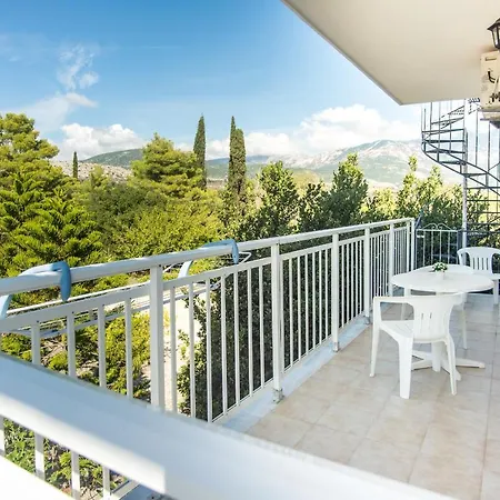 Aparthotel Blue White - Kefallonia Poolside Retreats Spartià