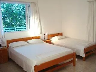 Aparthotel Blue White - Kefallonia Poolside Retreats Spartià