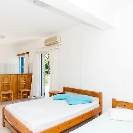 Blue White Apartments - Kefallonia Poolside Retreats Spartia (Kefalonia)