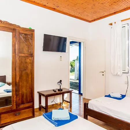 Blue White Apartments - Kefallonia Poolside Retreats Aparthotel Spartia (Kefalonia)