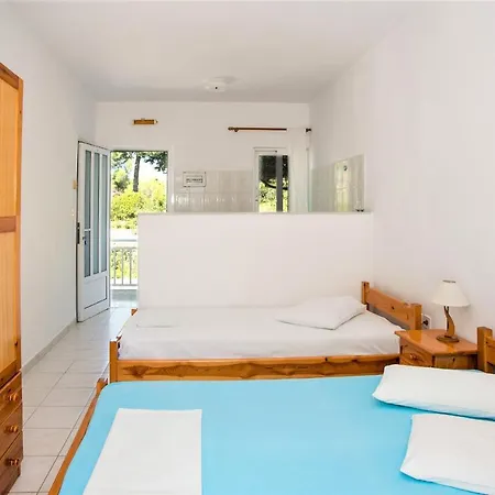 Blue White Apartments - Kefallonia Poolside Retreats 4* Spartia (Kefalonia)