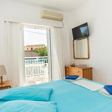 Blue White Apartments - Kefallonia Poolside Retreats 4* Spartia (Kefalonia)