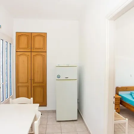 Blue White Apartments - Kefallonia Poolside Retreats Aparthotel