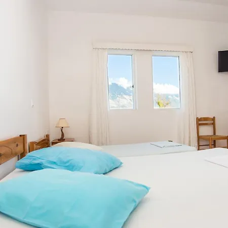 Blue White Apartments - Kefallonia Poolside Retreats 4*