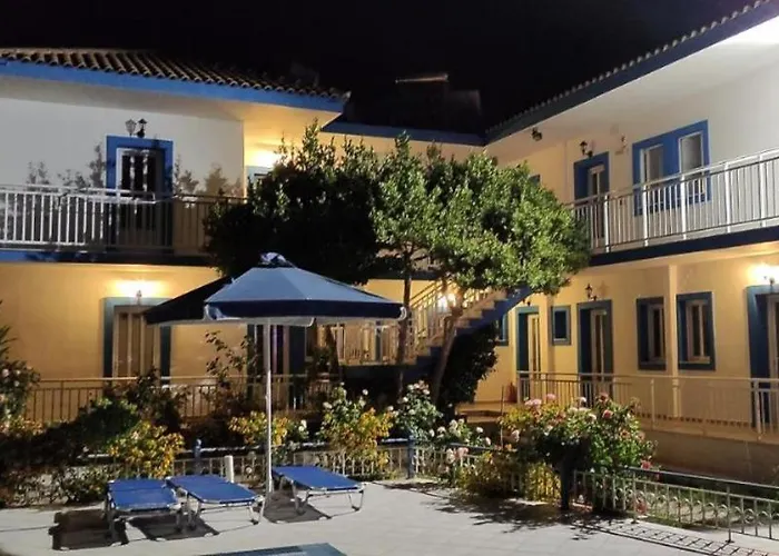 Blue White Apartments - Kefallonia Poolside Retreats Spartia (Kefalonia)