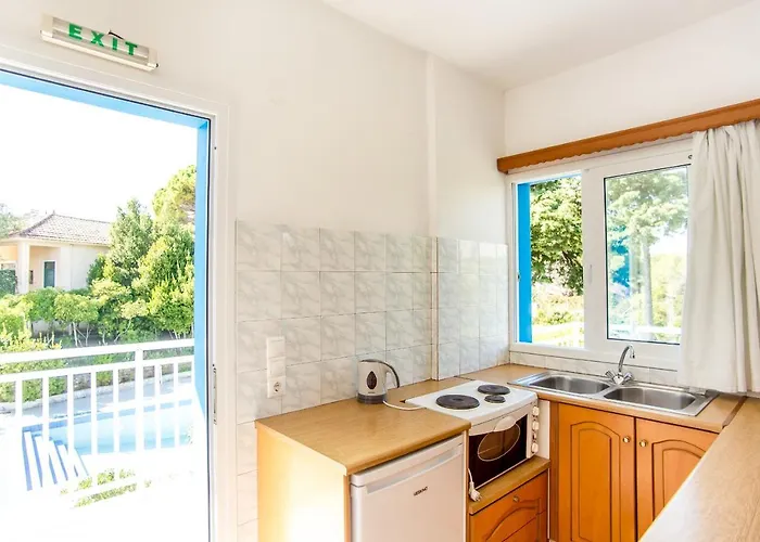 Blue White Apartments - Kefallonia Poolside Retreats Lägenhetshotell