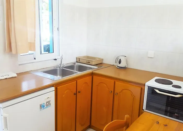 Blue White Apartments - Kefallonia Poolside Retreats 4* Spartia (Kefalonia)