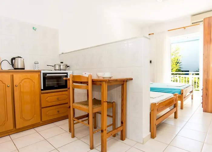 Blue White Apartments - Kefallonia Poolside Retreats 4* Spartia (Kefalonia)