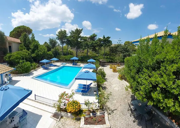 Blue White Apartments - Kefallonia Poolside Retreats Spartia (Kefalonia)